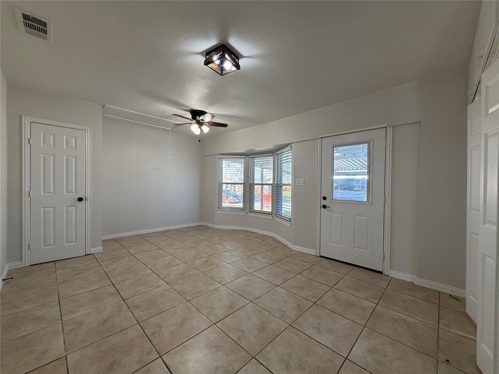 420 Opal St - Photo 7 of 19