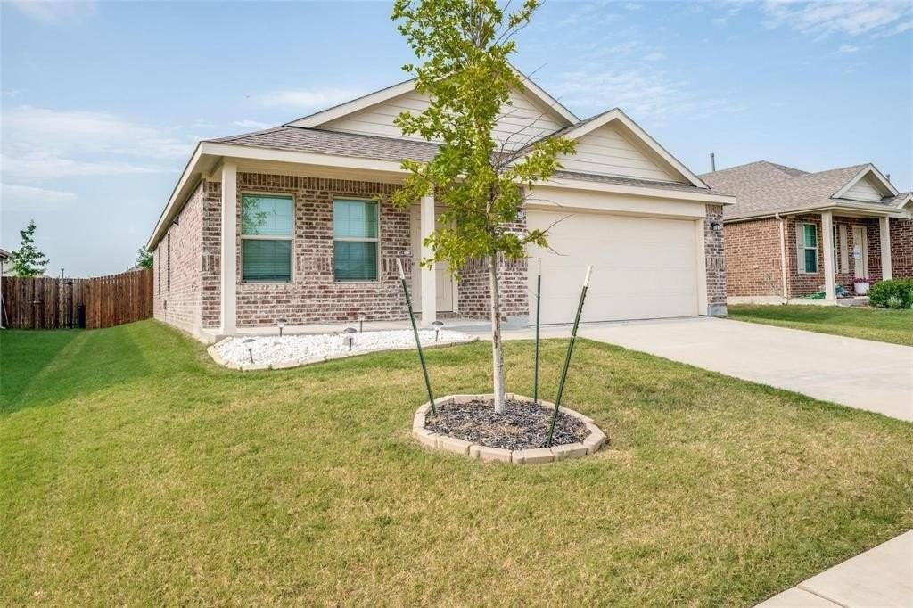 1701 Deerchase Dr - Photo 2 of 25