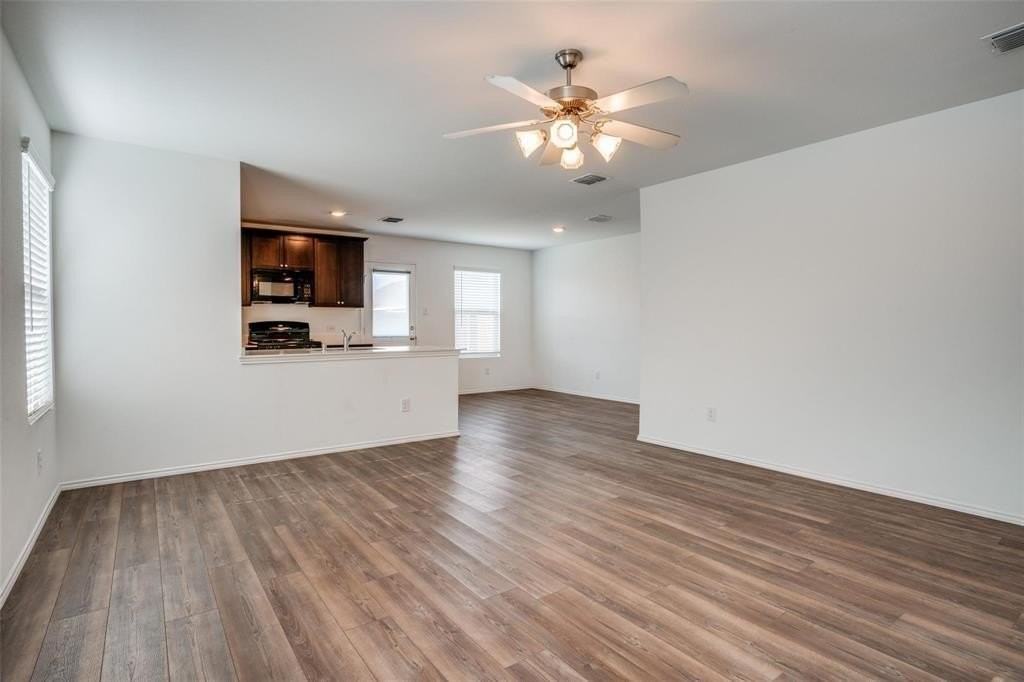 1701 Deerchase Dr - Photo 5 of 25