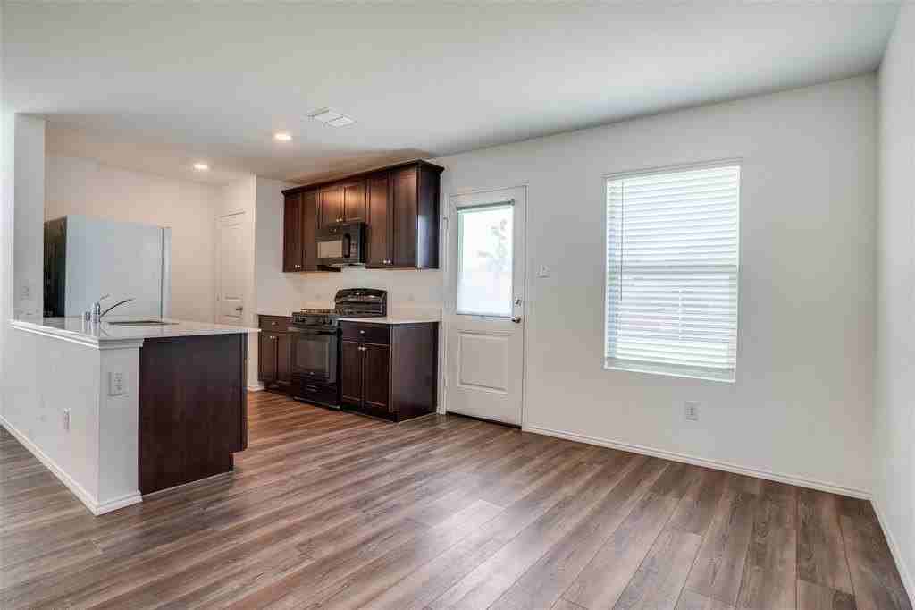 1701 Deerchase Dr - Photo 7 of 25