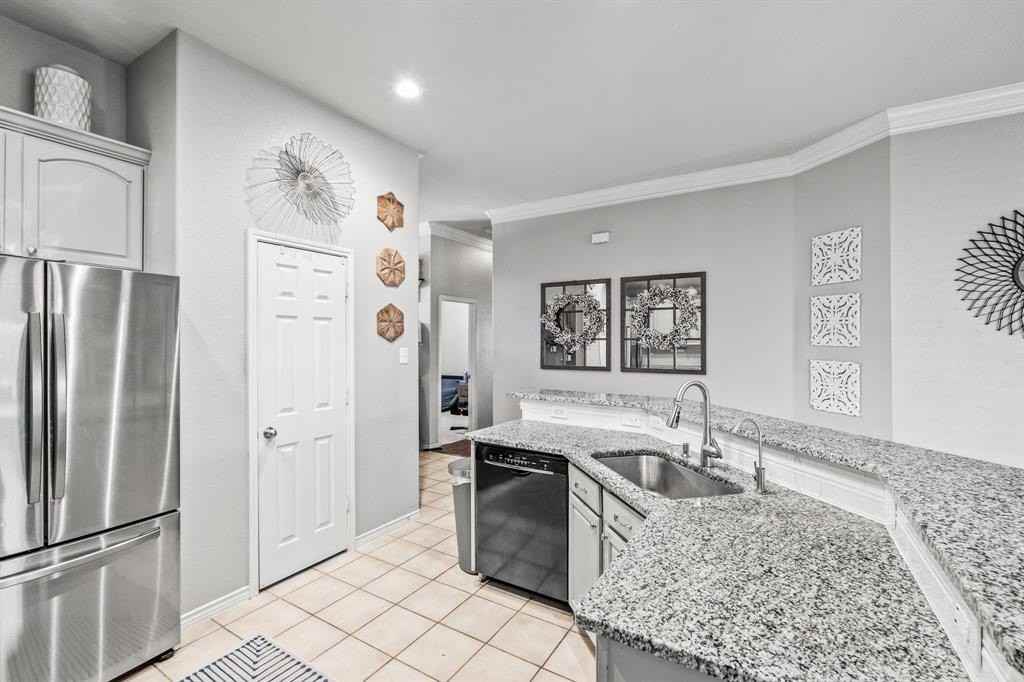 1108 Lazy Ln - Photo 5 of 24