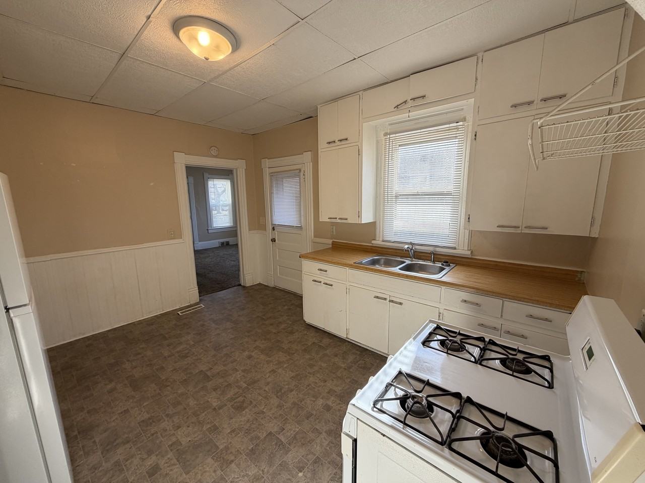 848 8th St #1 - Photo 3 of 8