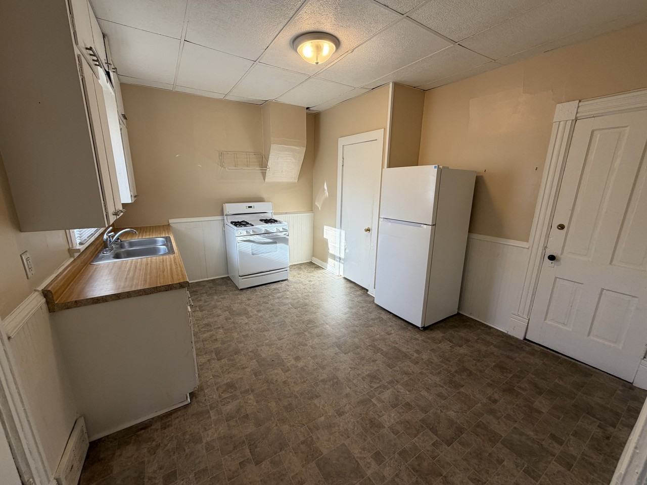 848 8th St #1 - Photo 4 of 8