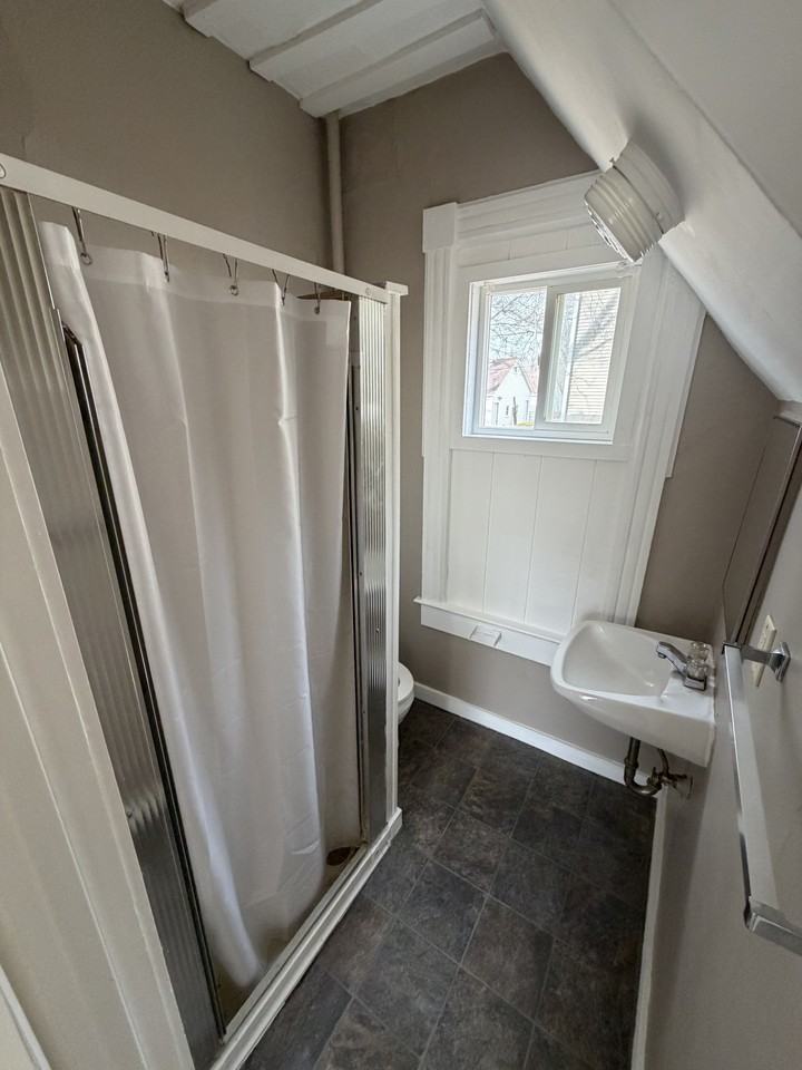 848 8th St #1 - Photo 5 of 8