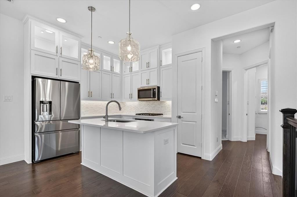 2201 Southwick Dr - Photo 4 of 24