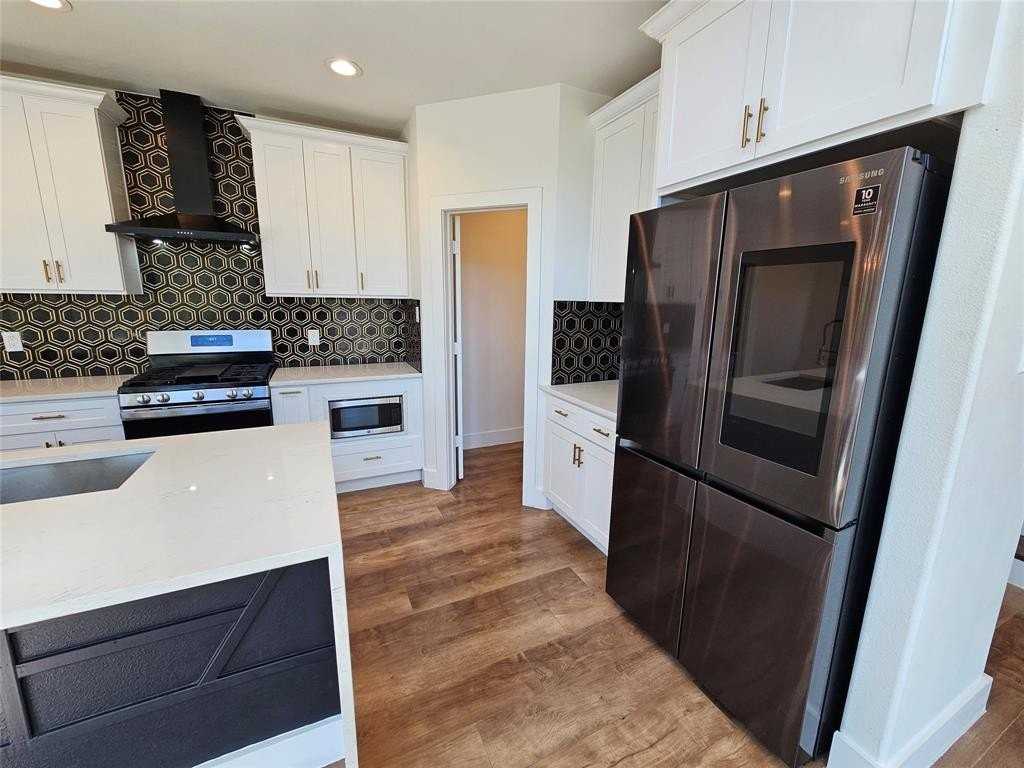 2374 Southwood Dr - Photo 5 of 40