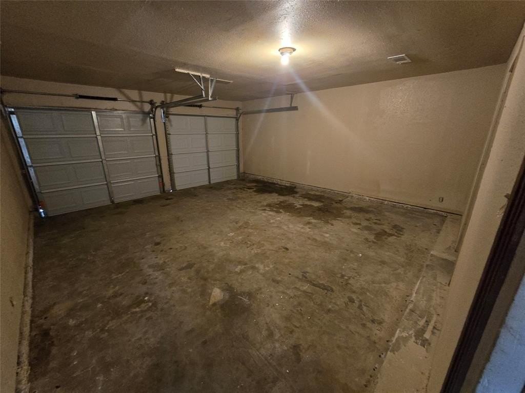 7528 Meadowlark Ln N - Photo 6 of 16