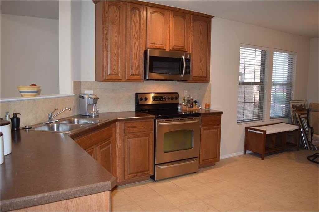 1123 Landon Ln - Photo 2 of 10