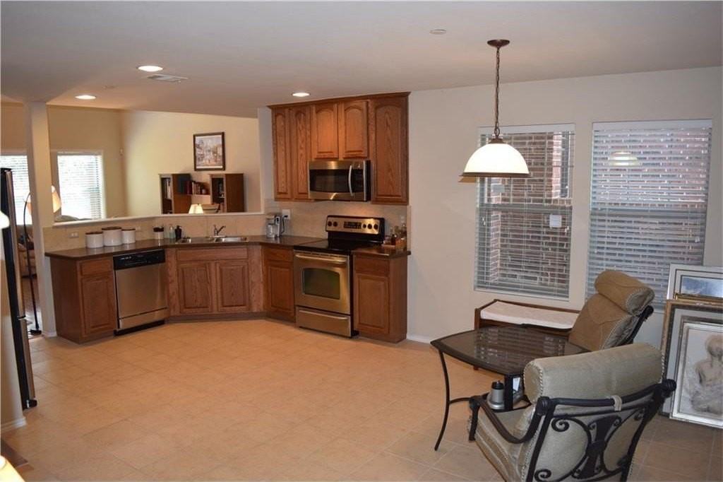 1123 Landon Ln - Photo 3 of 10