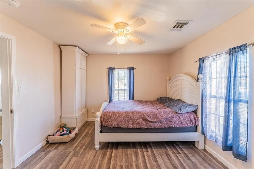 604 W A St - Photo 6 of 25