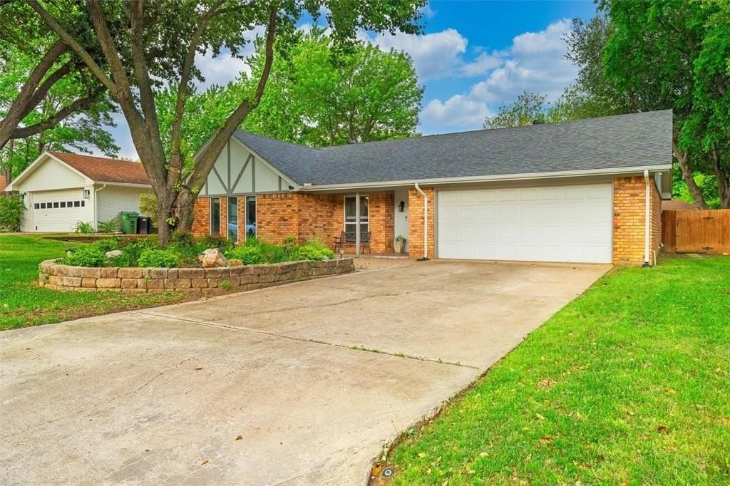 839 Yellowstone Dr - Photo 3 of 30