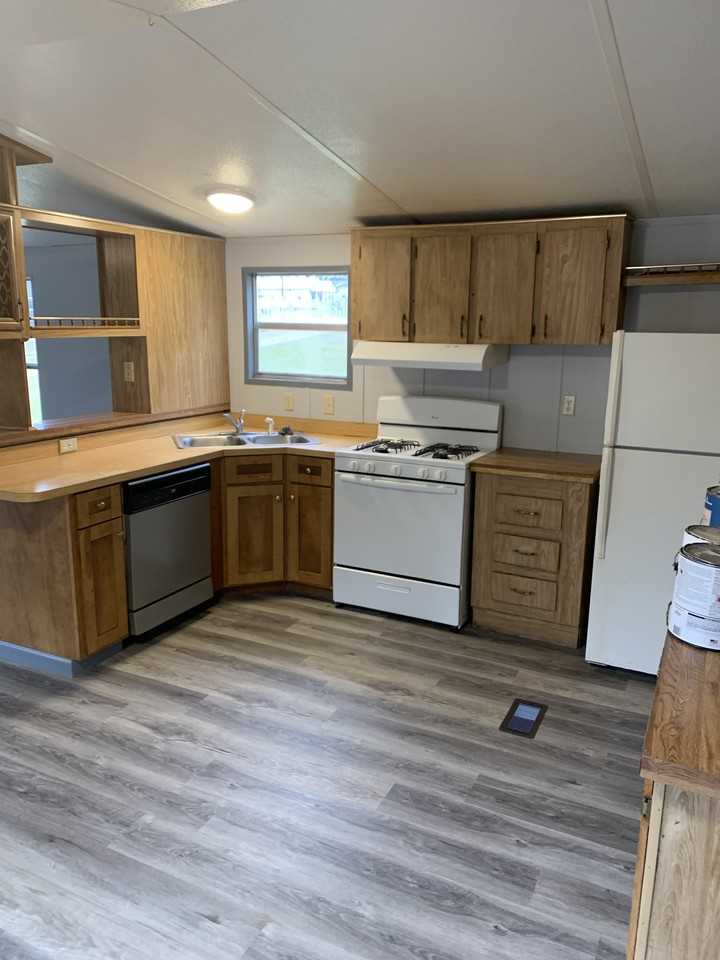 203 W Cayuga St #1 - Photo 4 of 12