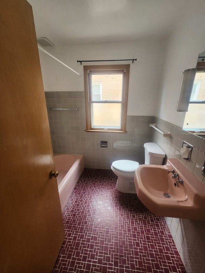 8118 W Burleigh St #1 - Photo 4 of 6