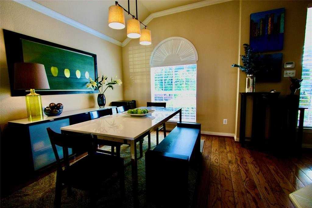 2734 Greenway Dr - Photo 4 of 23