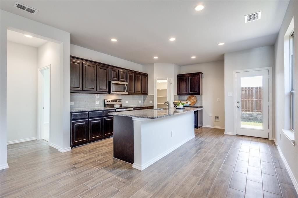 3321 Celestial Ln - Photo 4 of 26