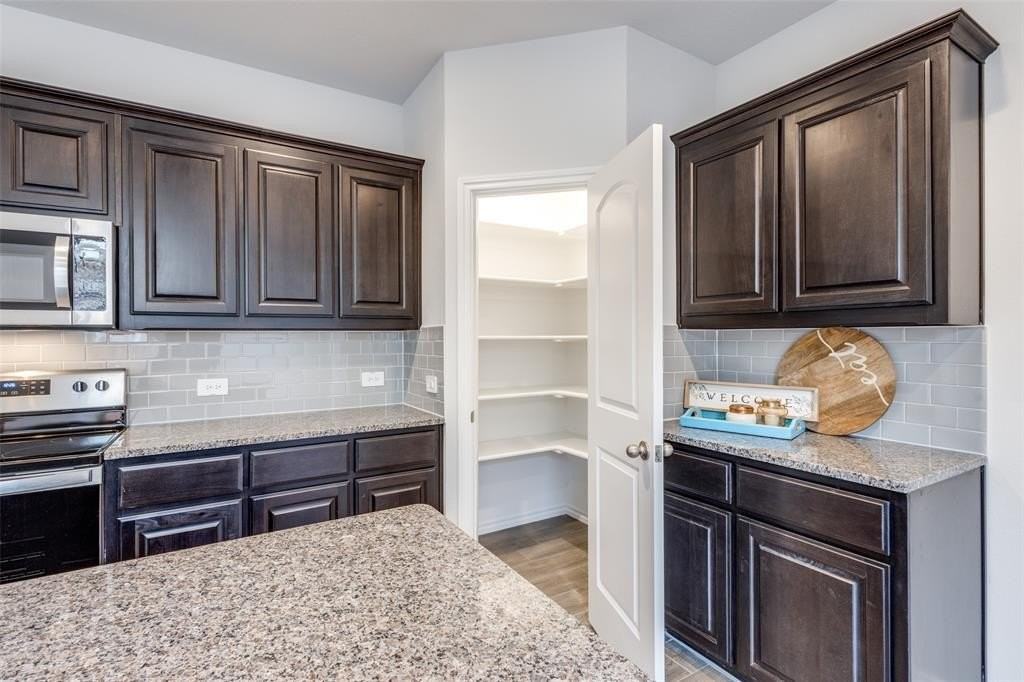 3321 Celestial Ln - Photo 5 of 26