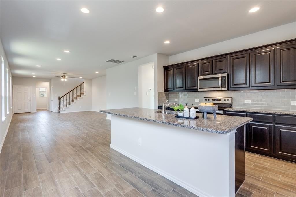 3321 Celestial Ln - Photo 6 of 26