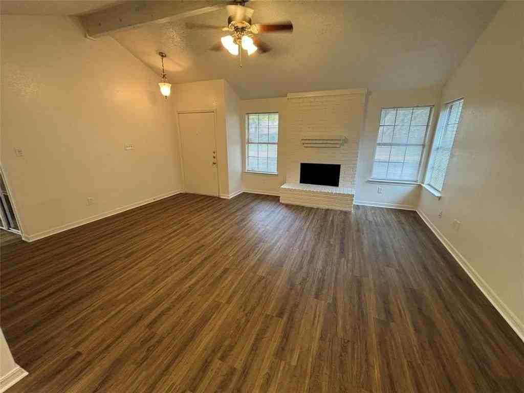 2514 Livingston Ln - Photo 3 of 27