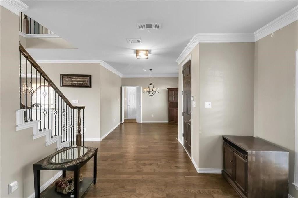 7306 Waterbury Dr - Photo 4 of 16