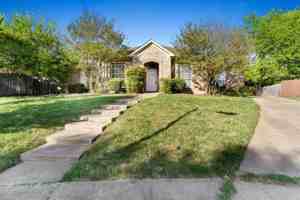 featured image of 2914 Post Oak Ln