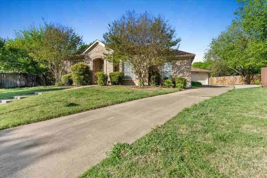 2914 Post Oak Ln - Photo 2 of 40