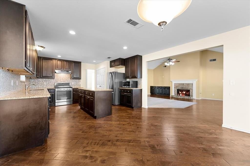 2914 Post Oak Ln - Photo 5 of 40