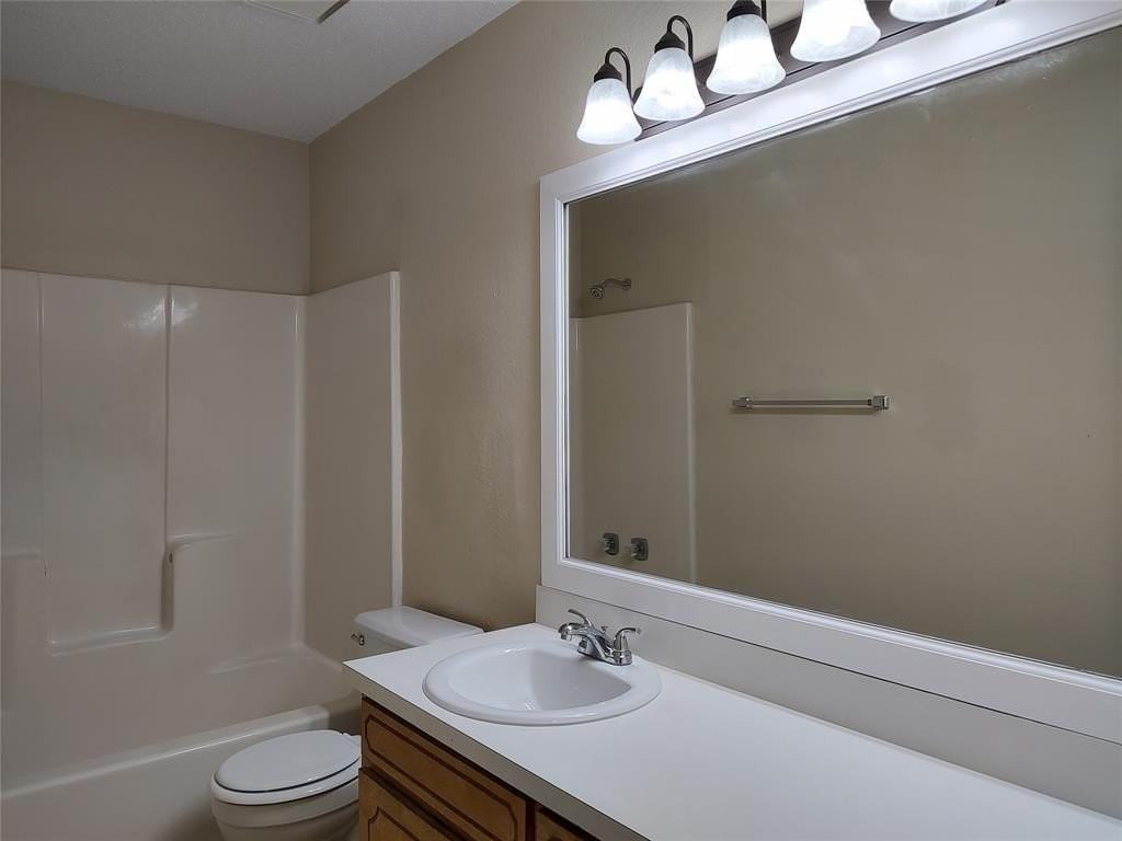 145 Page St - Photo 2 of 5