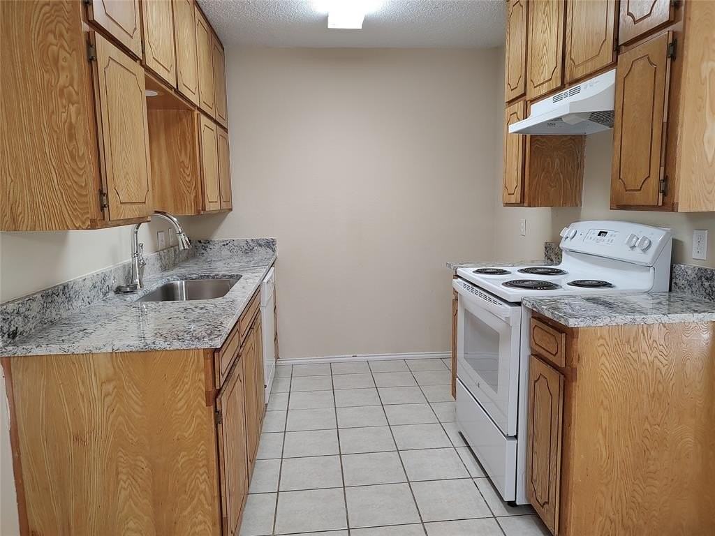 145 Page St - Photo 4 of 5