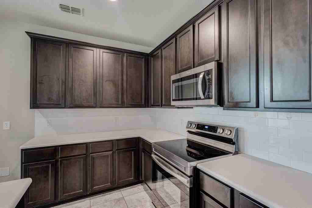 5529 Las Lomas Ln - Photo 5 of 28