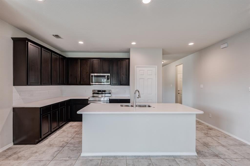 5529 Las Lomas Ln - Photo 7 of 28