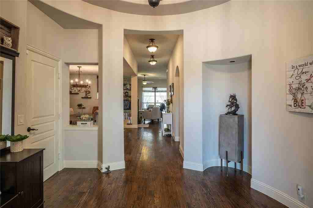 9013 Athens Dr - Photo 3 of 31