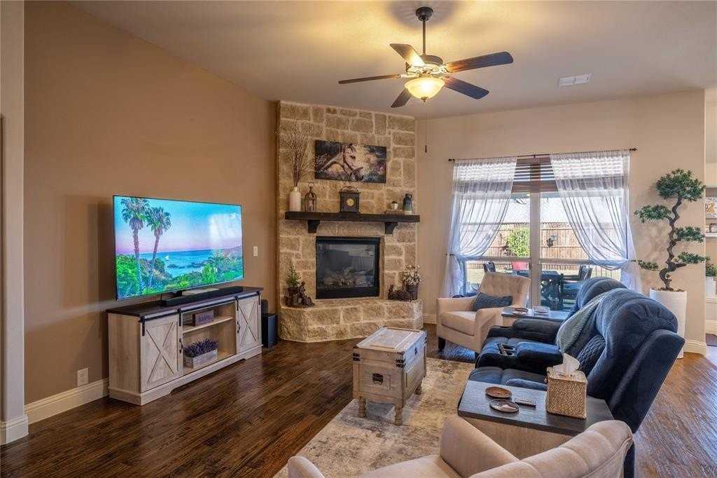 9013 Athens Dr - Photo 4 of 31