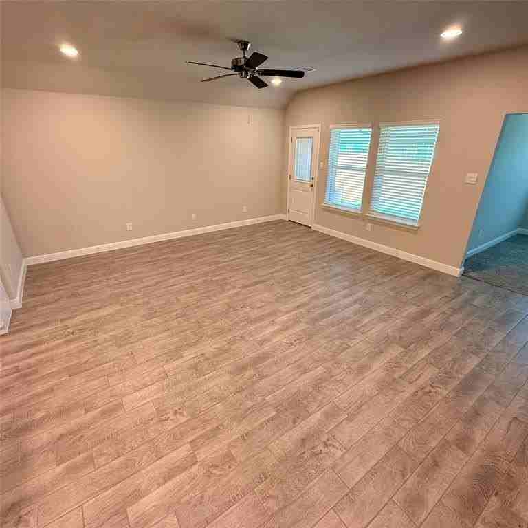 1332 Honey Creek Dr - Photo 6 of 8