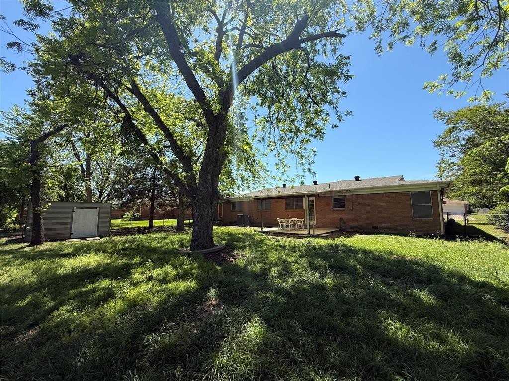 1135 Park Center St - Photo 2 of 34