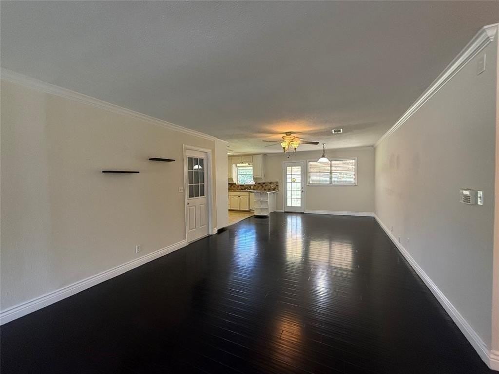 1135 Park Center St - Photo 7 of 34