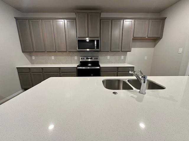 6024 Pitcher Way - Photo 3 of 40