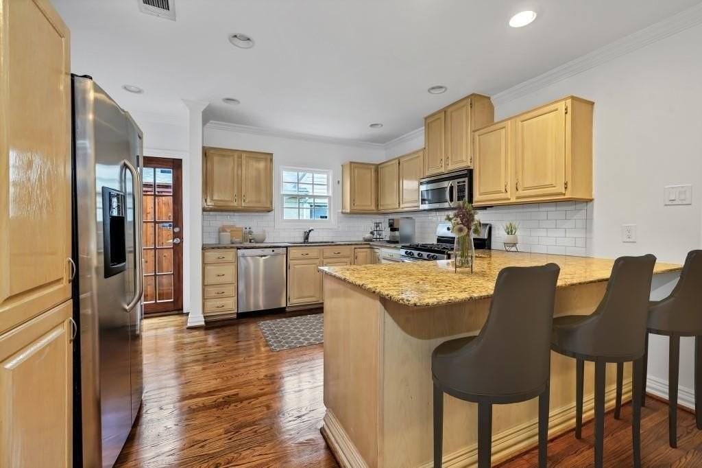 5604 Martel Ave - Photo 5 of 14