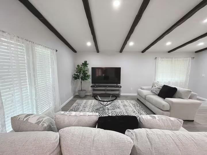 1914 E Spring Valley Rd - Photo 4 of 15