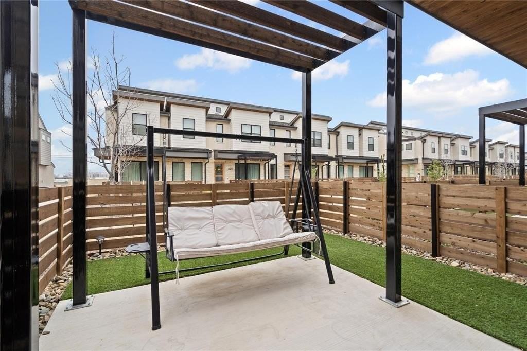 801 Cavitt Ct - Photo 4 of 39