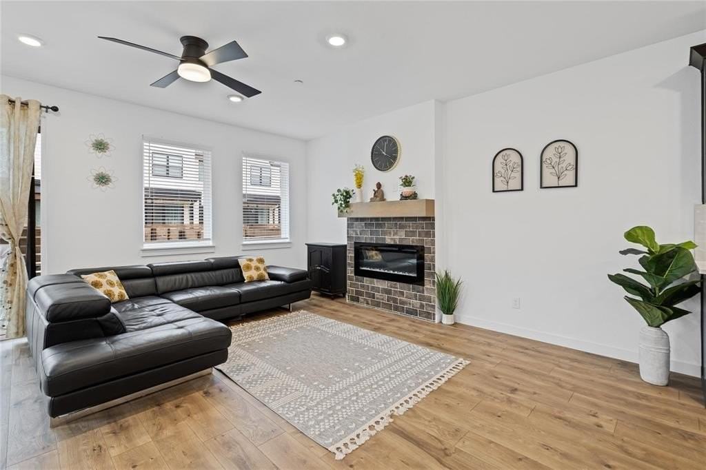 801 Cavitt Ct - Photo 6 of 39