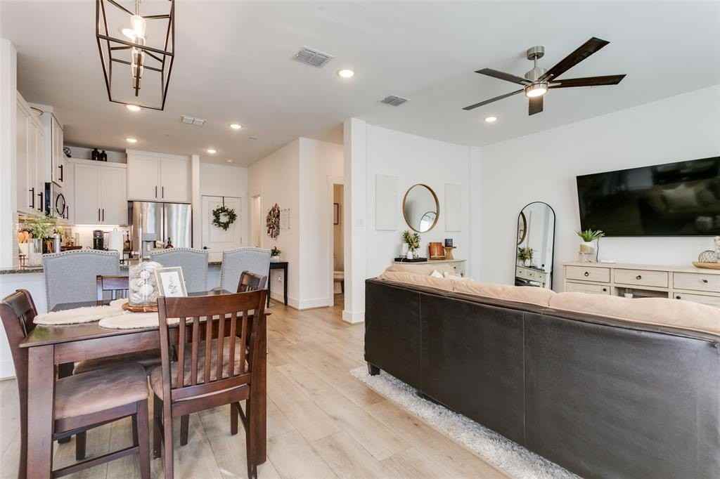 7605 Reis Ln - Photo 5 of 25