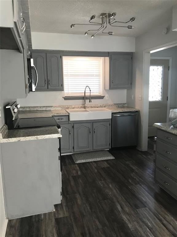 304 E 6th St - Photo 5 of 20