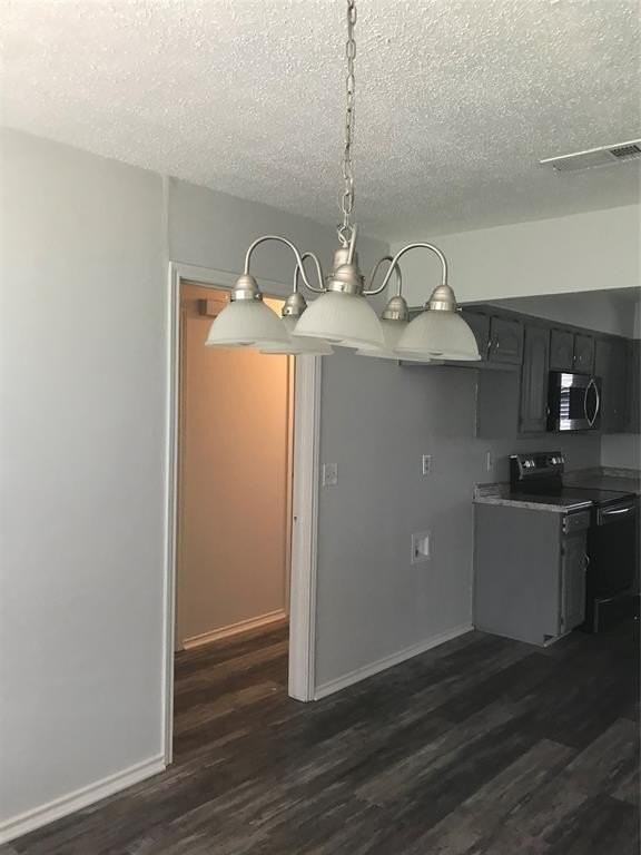 304 E 6th St - Photo 6 of 20