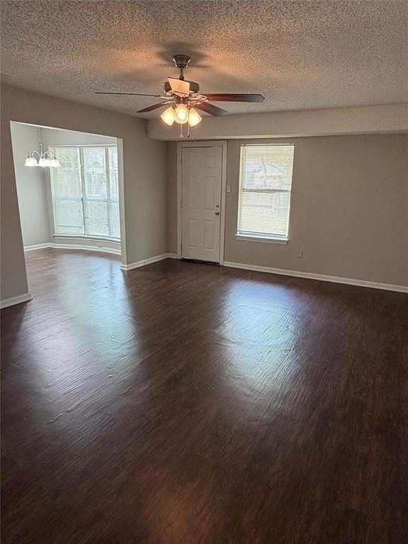 107 Hidalgo Ln - Photo 3 of 17
