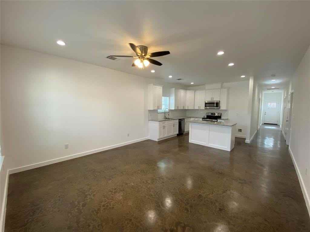 2538 Stovall Dr - Photo 2 of 17