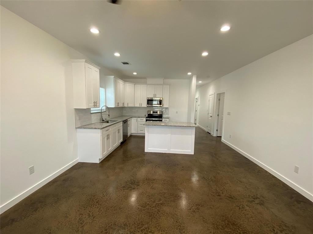 2538 Stovall Dr - Photo 3 of 17