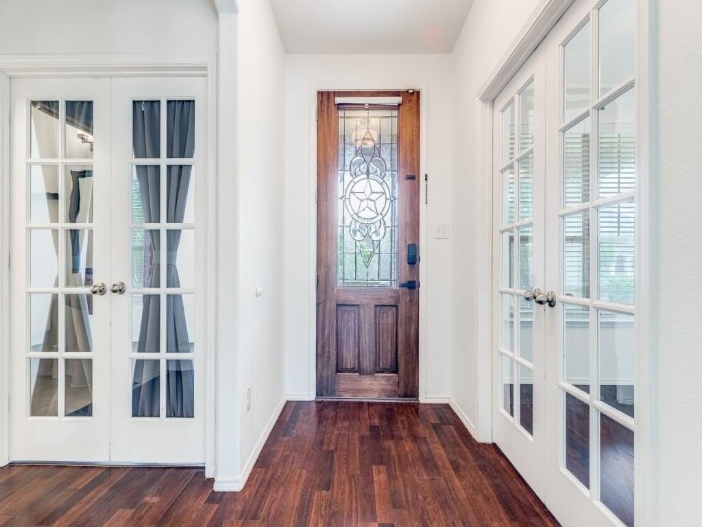 1029 Holly Anne Ln - Photo 2 of 27