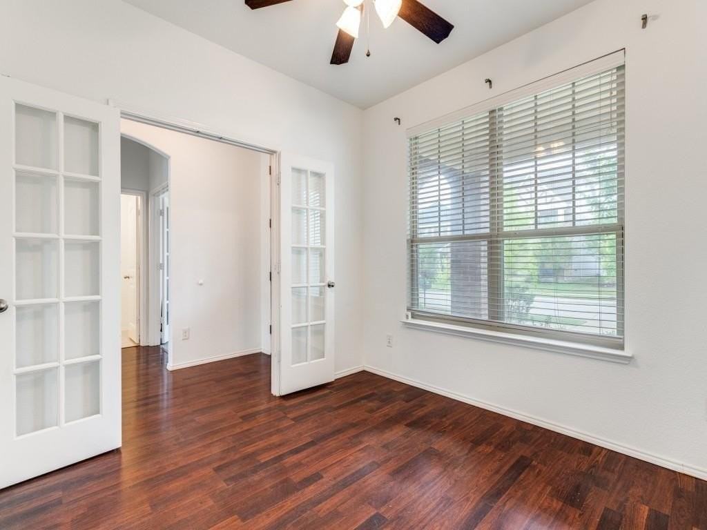 1029 Holly Anne Ln - Photo 5 of 27