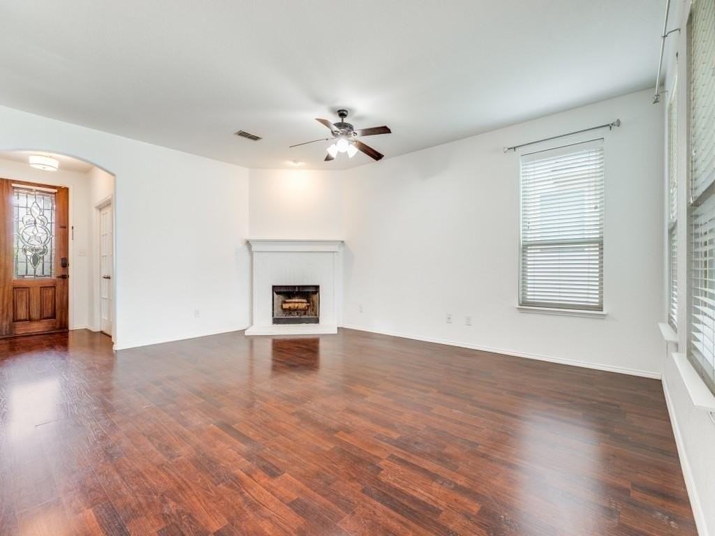 1029 Holly Anne Ln - Photo 6 of 27