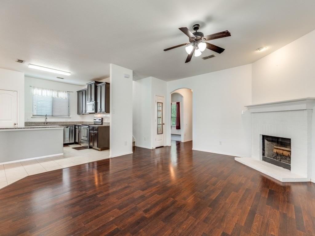 1029 Holly Anne Ln - Photo 7 of 27